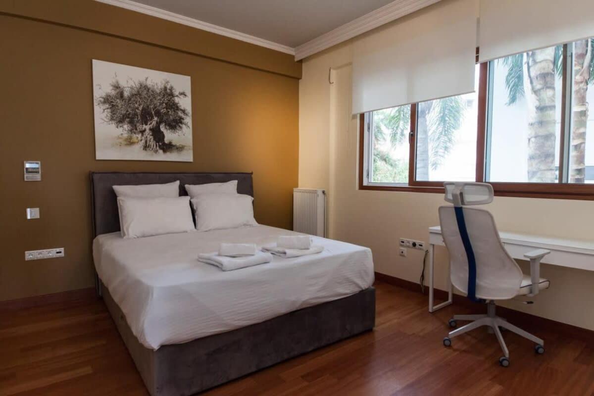 Riviera Retreat 3 Bedroom Luxury W Shared Pool Apartment