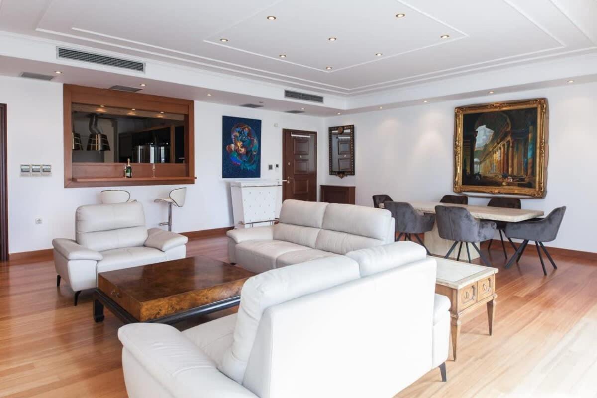 Riviera Retreat 3 Bedroom Luxury W Shared Pool *