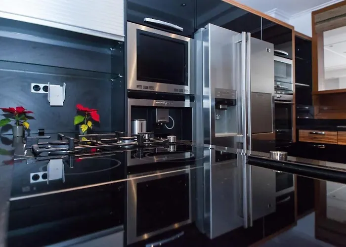 Riviera Retreat 3 Bedroom Luxury Apt W Shared Pool