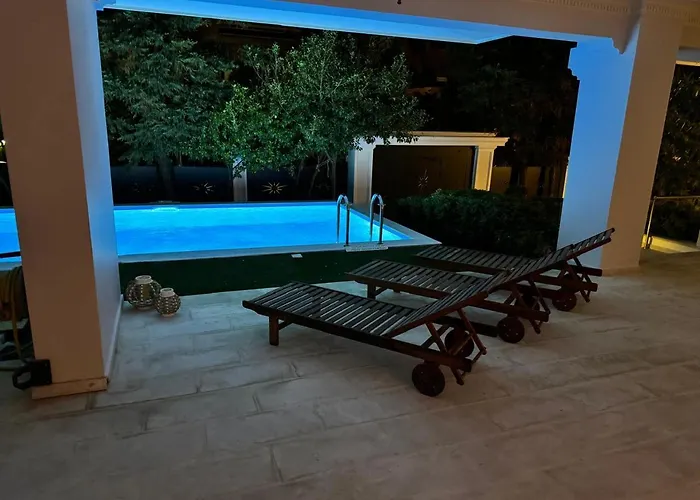 Riviera Retreat 3 Bedroom Luxury Apt W Shared Pool