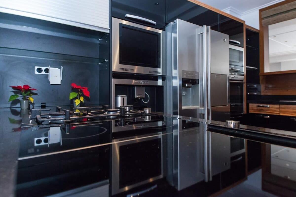 Apartment Riviera Retreat 3 Bedroom Luxury W Shared Pool