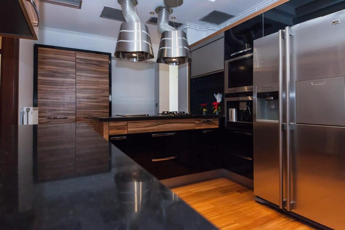 Riviera Retreat 3 Bedroom Luxury W Shared Pool *