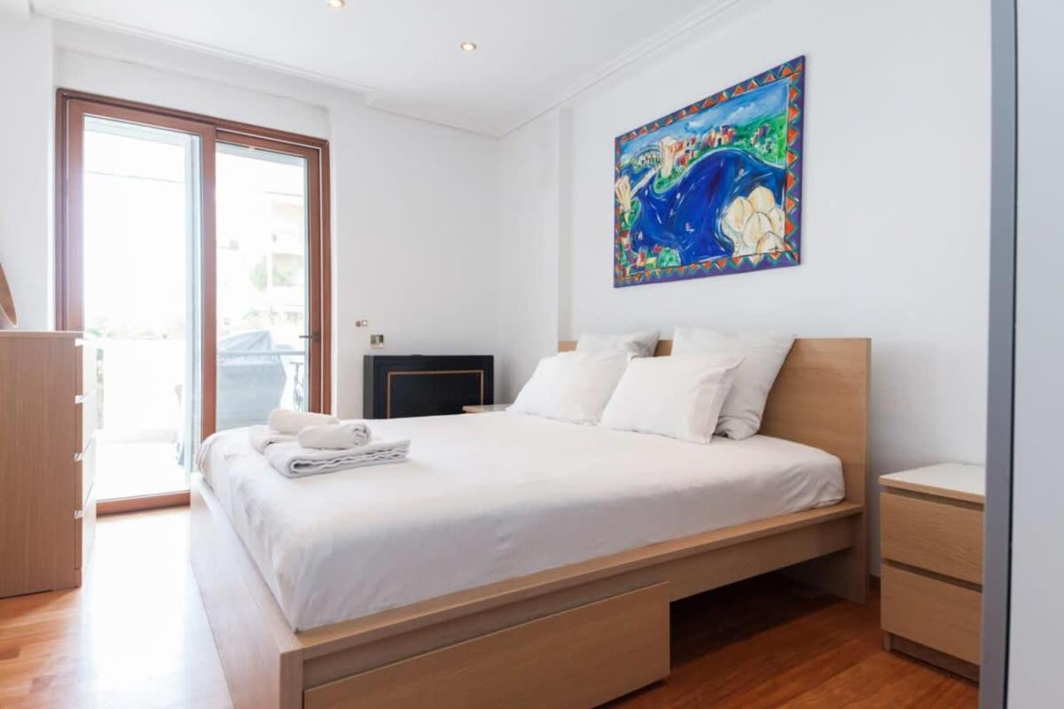 Riviera Retreat 3 Bedroom Luxury W Shared Pool Apartment Athens