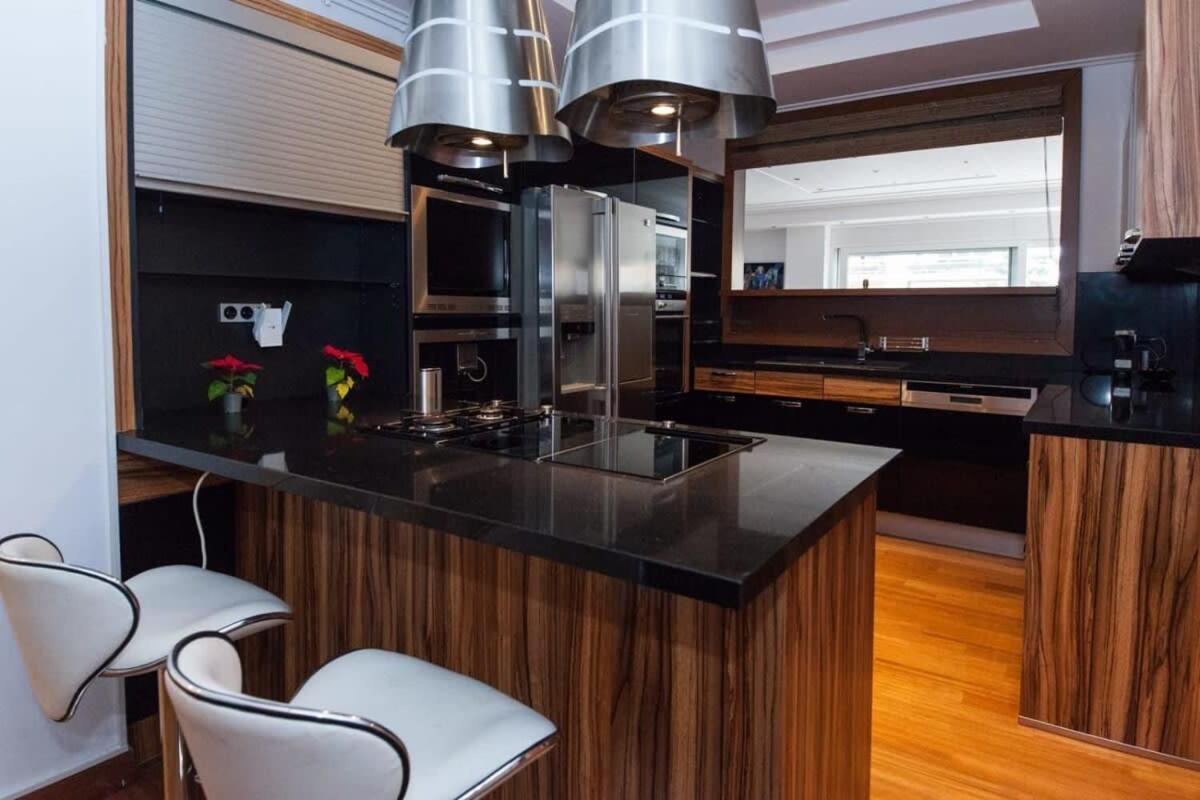 Apartment Riviera Retreat 3 Bedroom Luxury W Shared Pool