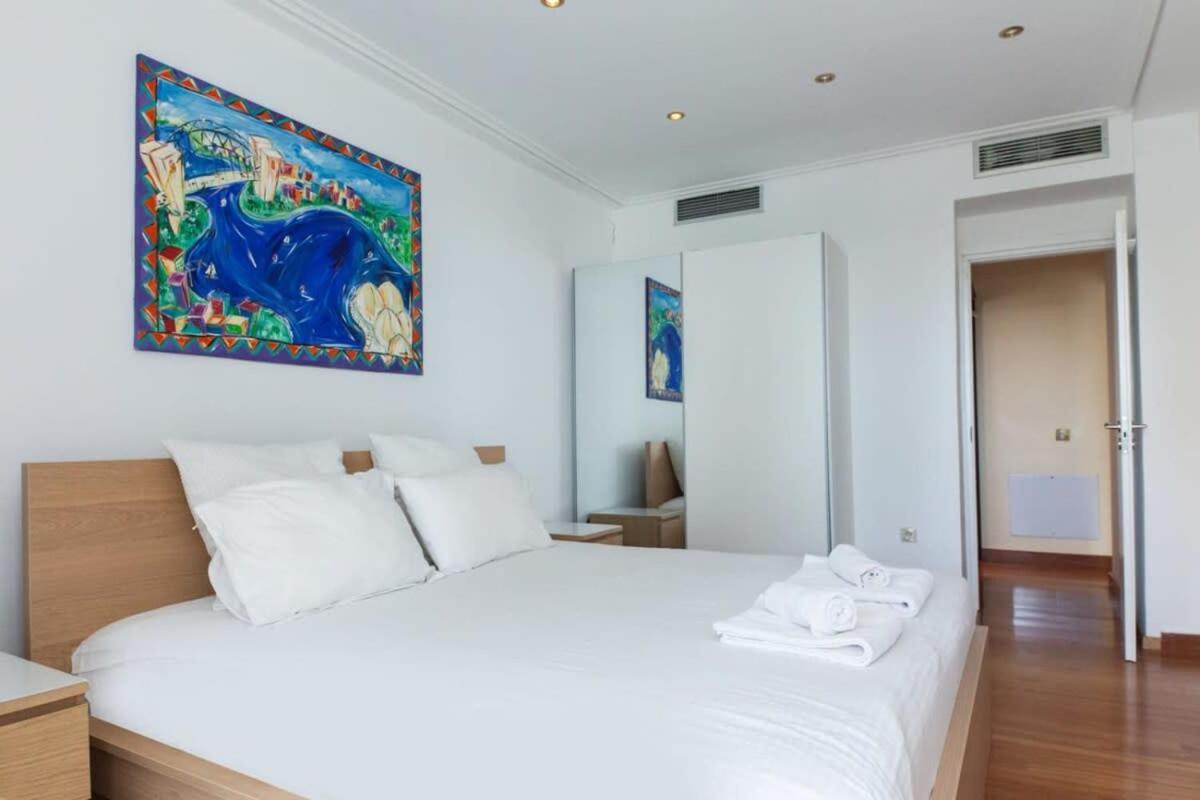Riviera Retreat 3 Bedroom Luxury W Shared Pool Apartment Athens